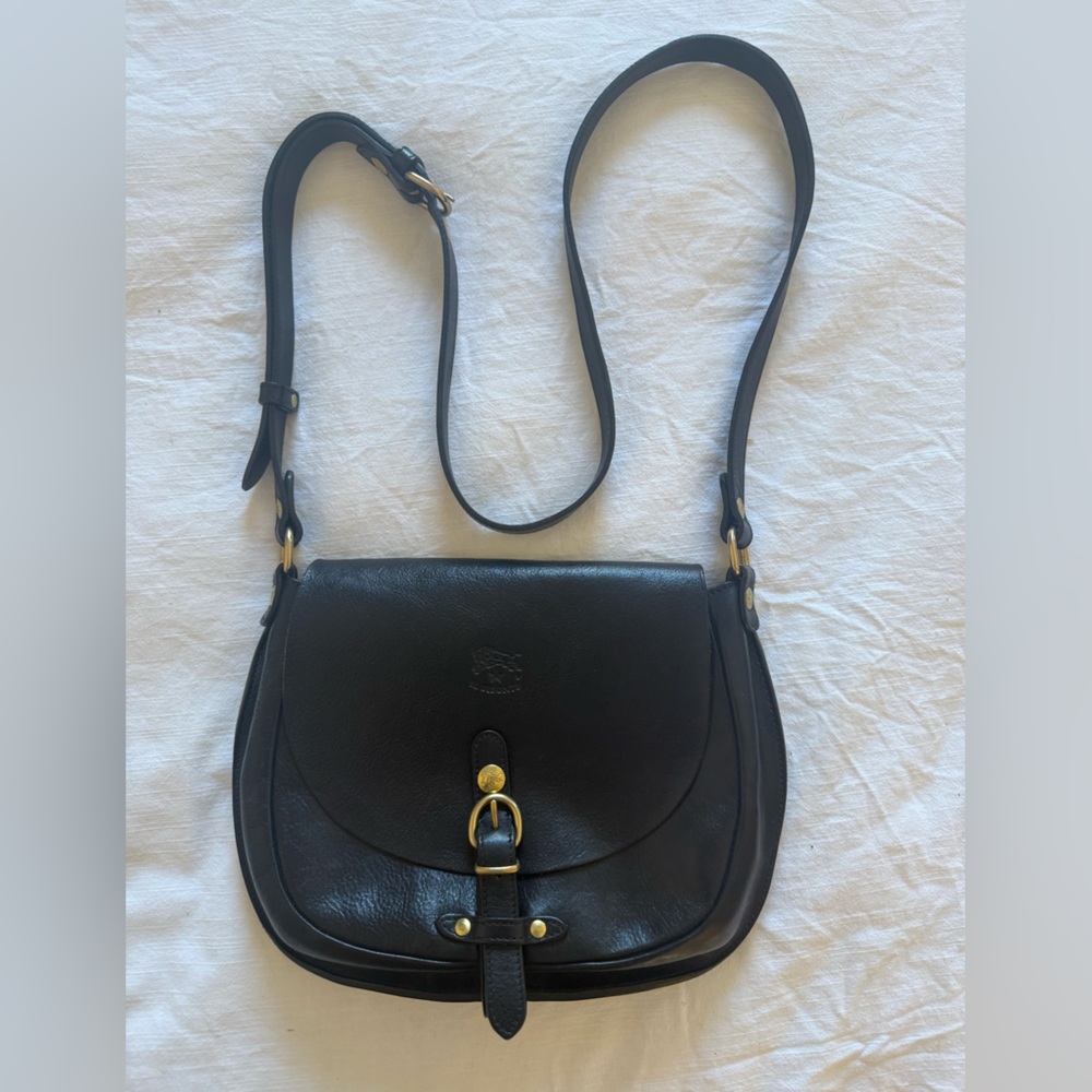 Black Il Bisonte crossbody bag, 8”x10”